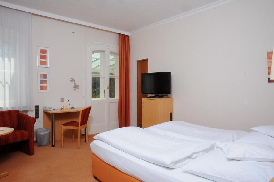 Hotel Hubertus Ганновер Экстерьер фото