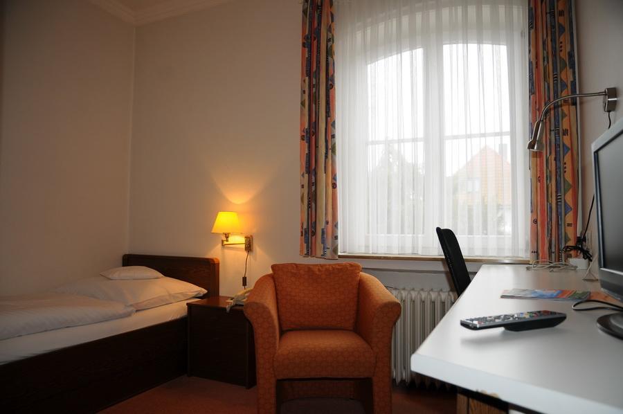 Hotel Hubertus Ганновер Экстерьер фото