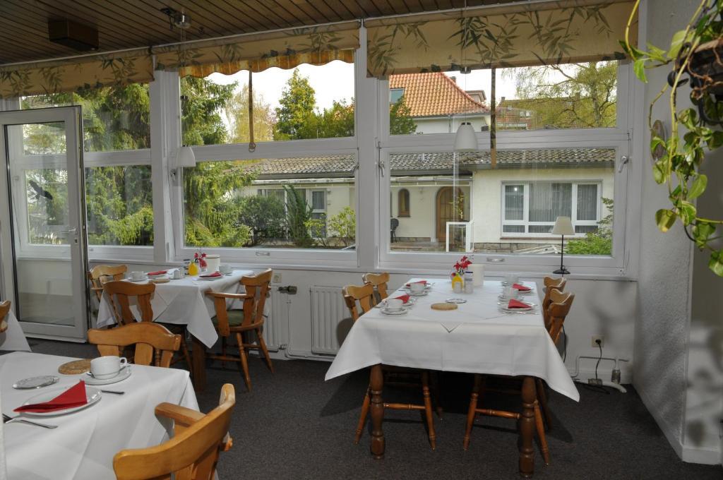 Hotel Hubertus Ганновер Экстерьер фото